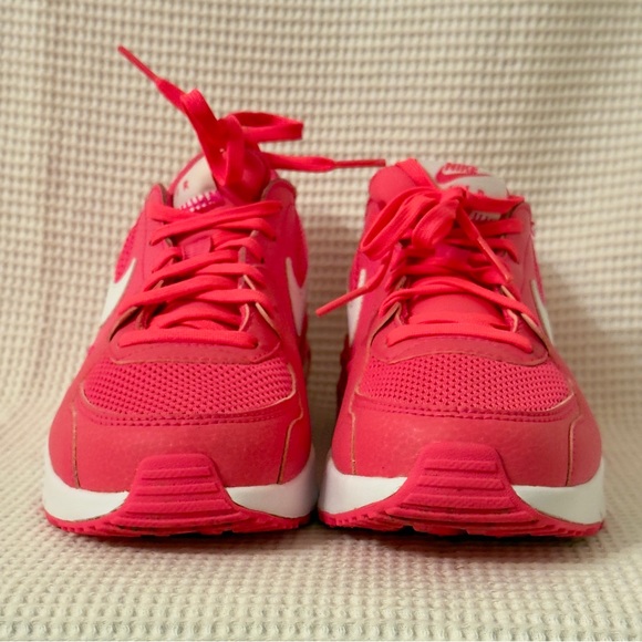 Nike Air Max Excee Hyper Pink Womens Size 7 - Picture 7 of 8